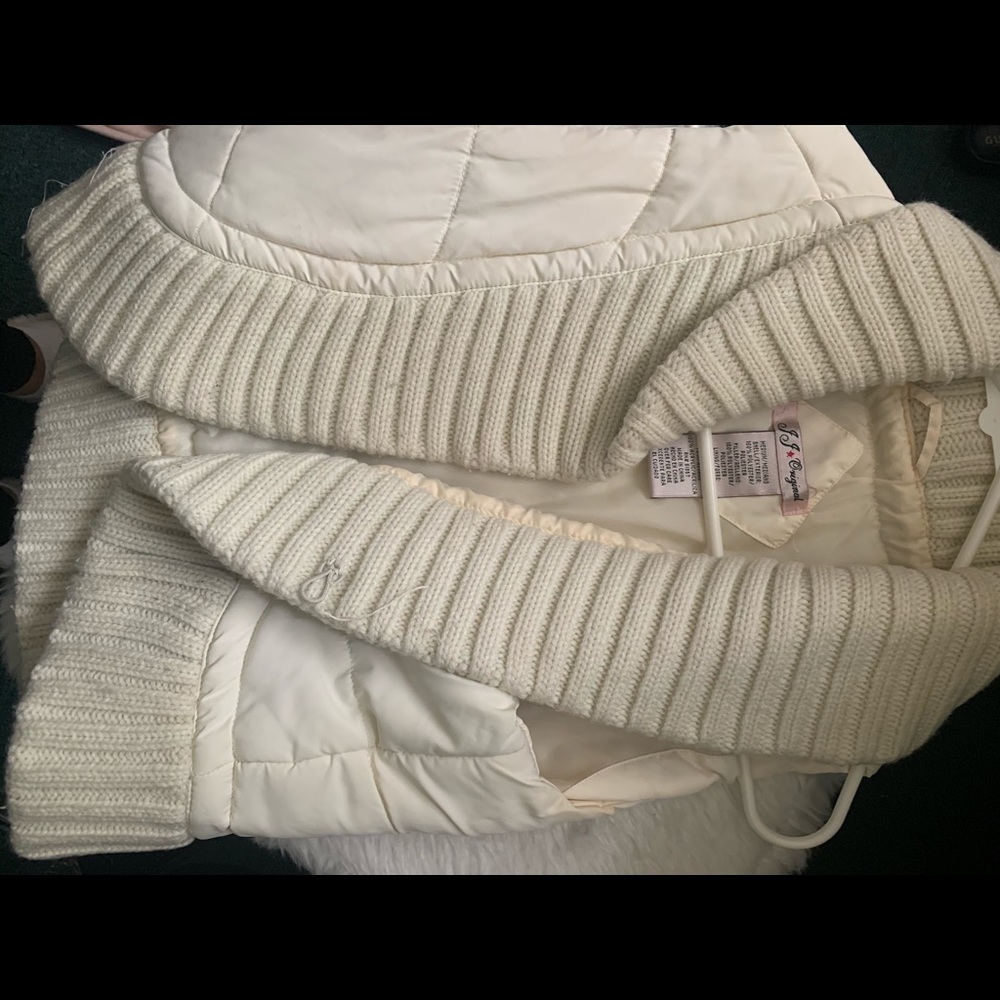 White vest
